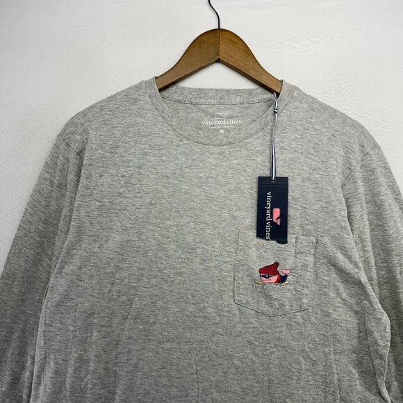 Vineyard Vines Shirt Men's Medium Gray Snowboard Whale Graphic Pocket Tee NEW - Picture 1 of 10